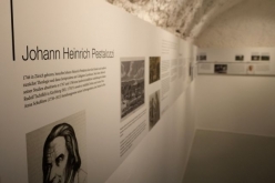 Jubiläumsausstellung Neuhof Birr Blick in den Ausstellungsraum